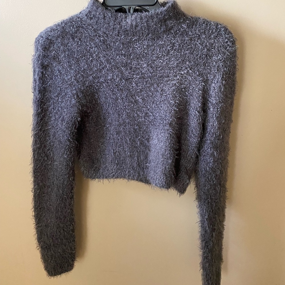 Medium furry grey short turtle neck crop top!